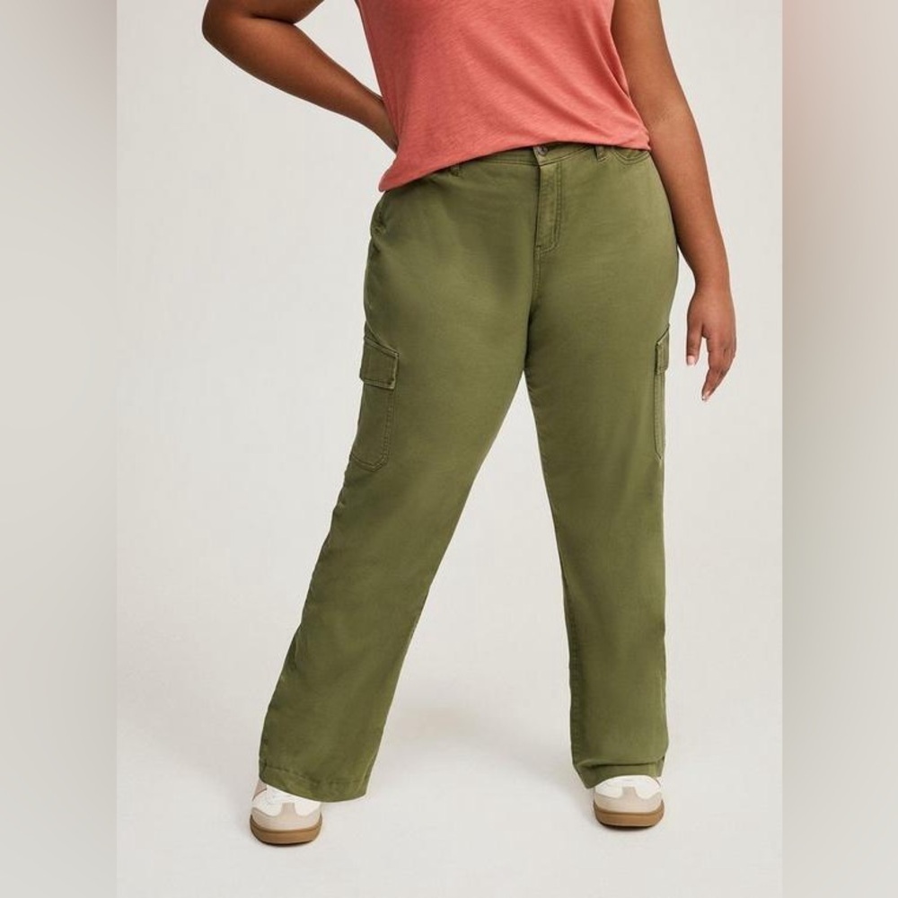 Torrid Straight Cargo Pocket High Rise Pant Green Size NWT Brand New